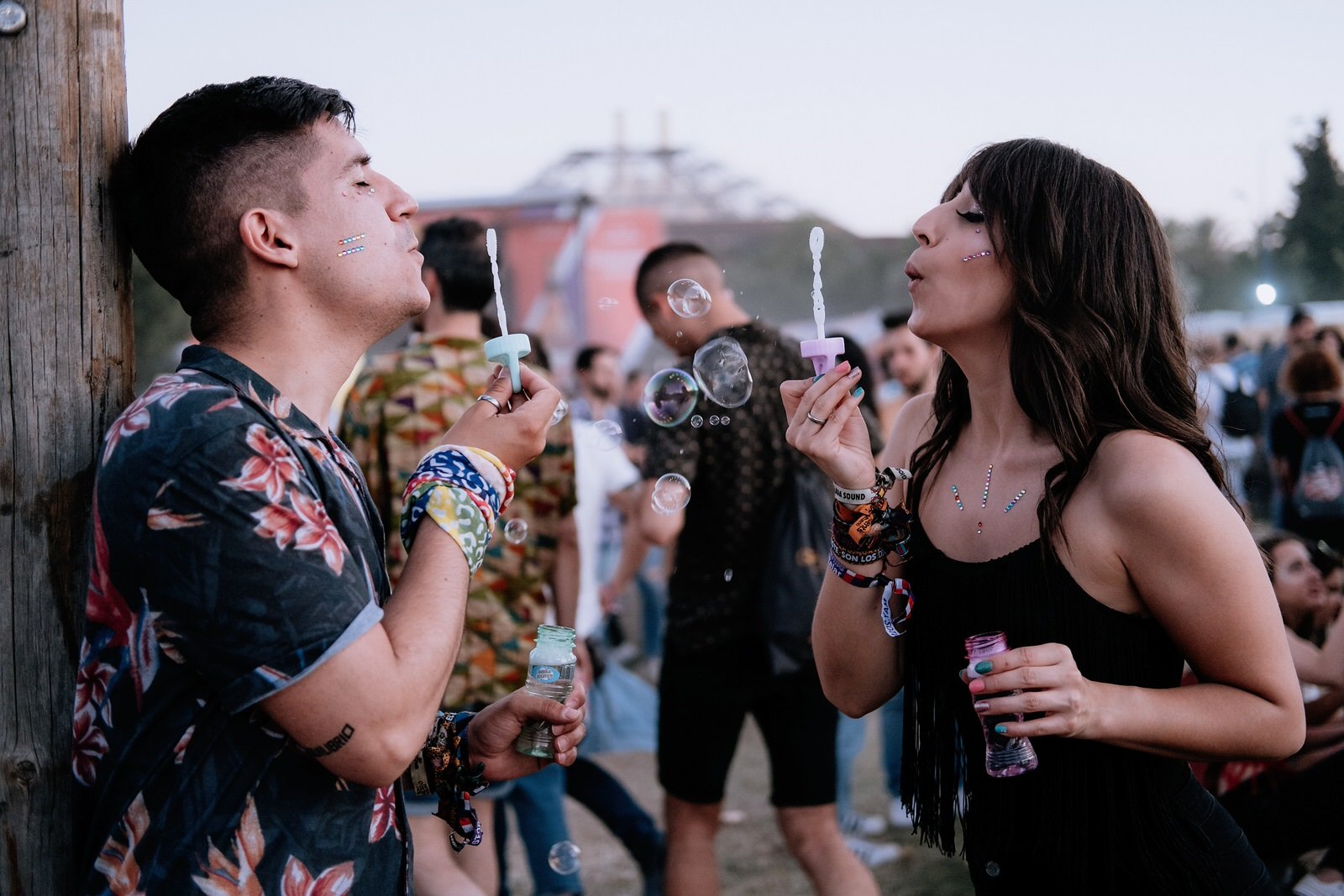 Sesión de pareja en un festival | Vanesa y Pedro | Sonrye Fotografía